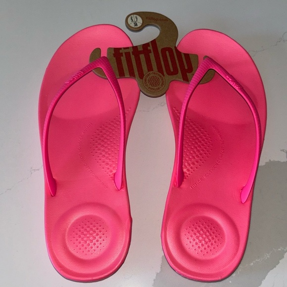 NWT Fitflop IQushion Flip Flops MSRP $38 Pop Pink - Picture 5 of 12